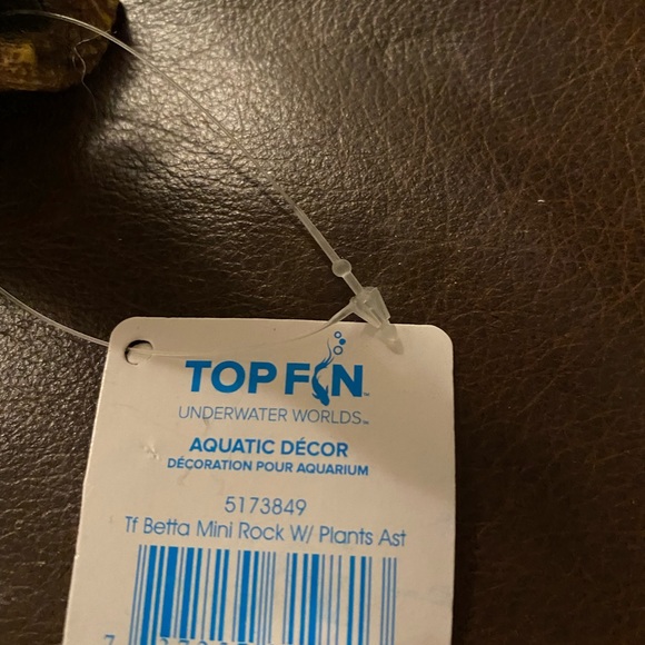 Betta Mini Rock with Plant decor for Aquariums. - Picture 4 of 4